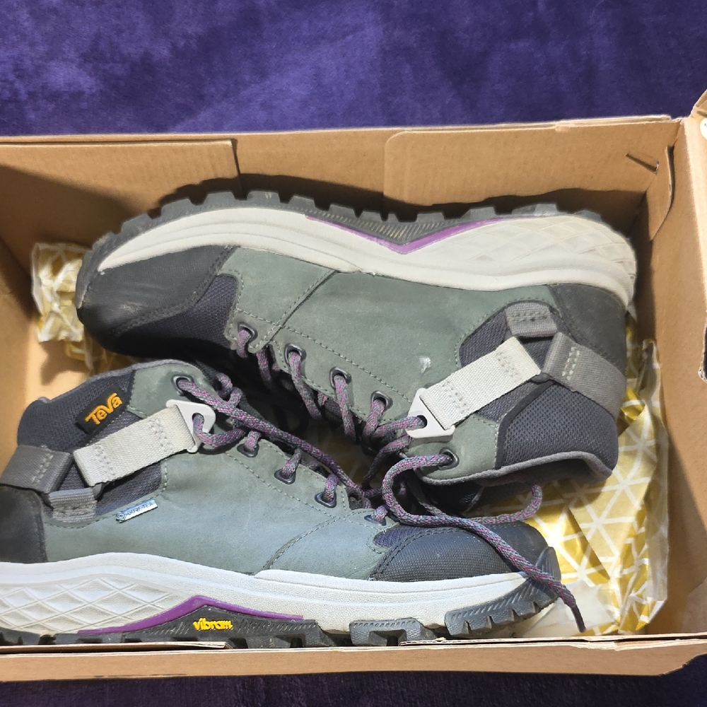 Teva Womens Hiking Boots